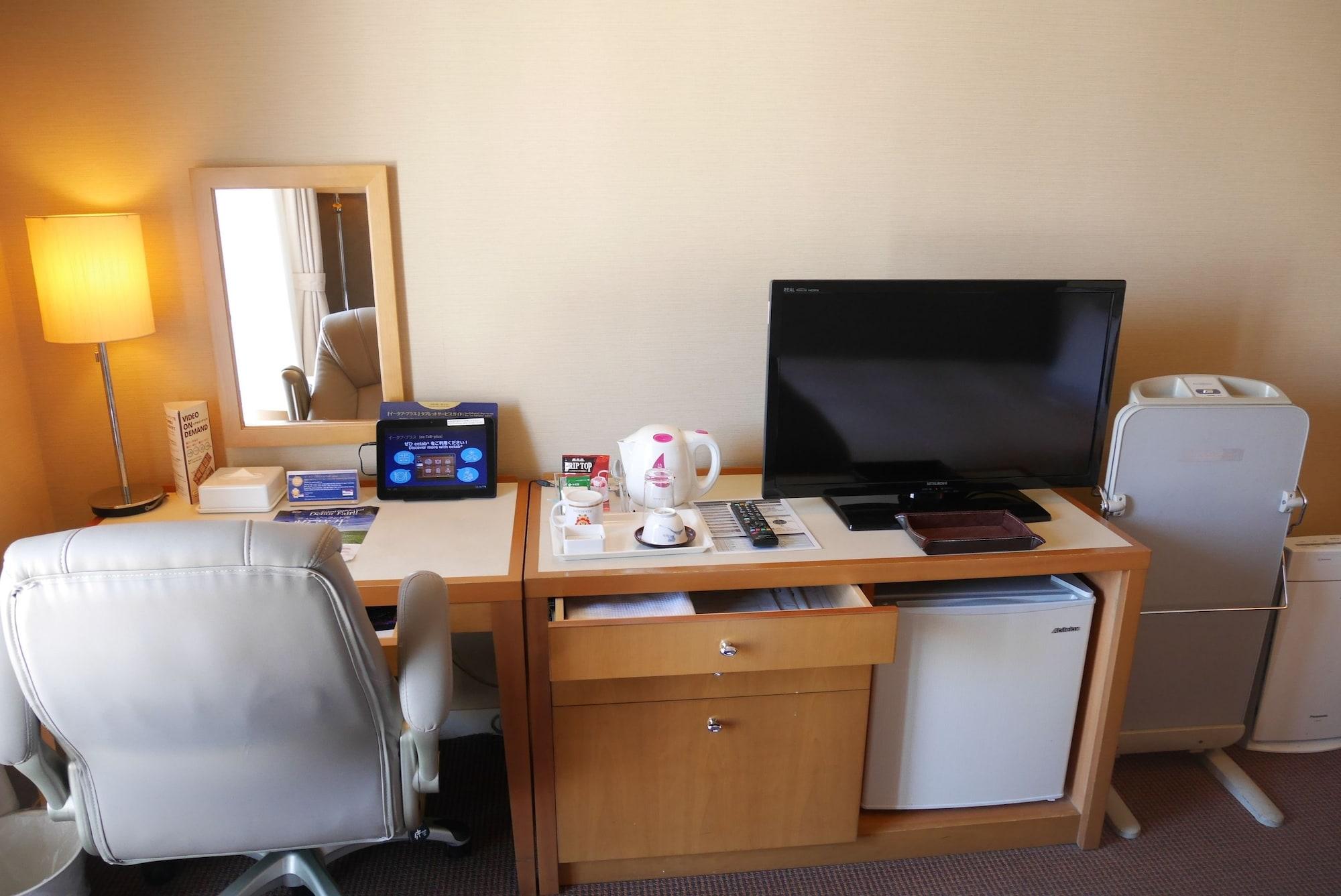 Rembrandt Hotel Atsugi Bagian luar foto